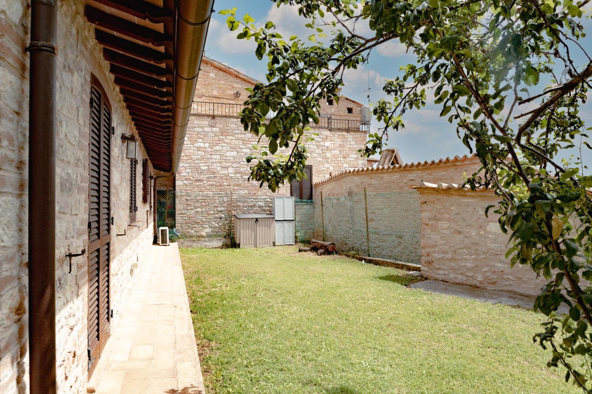 Rustic House, Con Patio E Giardino, Assisi Centroヴィラ エクステリア 写真