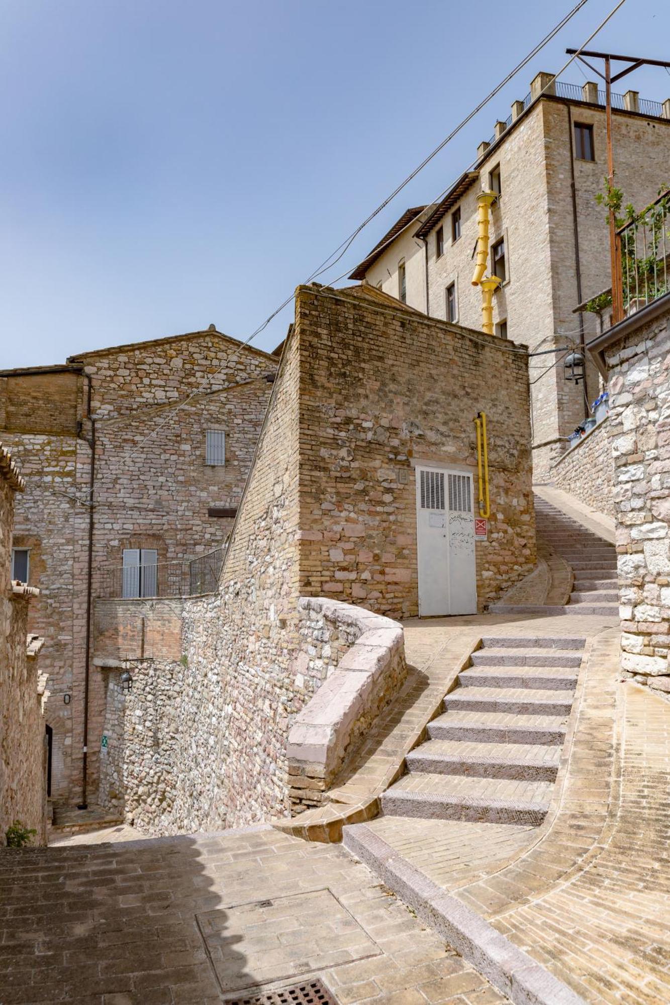 Rustic House, Con Patio E Giardino, Assisi Centroヴィラ エクステリア 写真